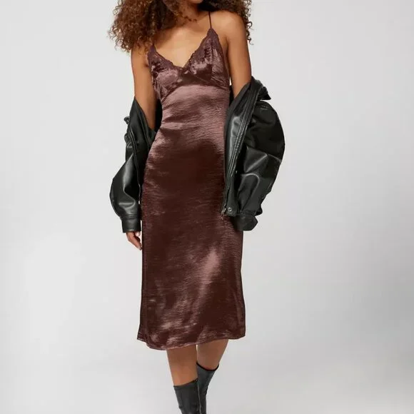 Urban Outfitters Chloe Silver Satin Slip Dress/NWT/S - Picture 3 of 15